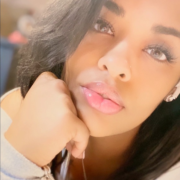 Meet your Posher, Laurèn Mari - Picture 9 of 14